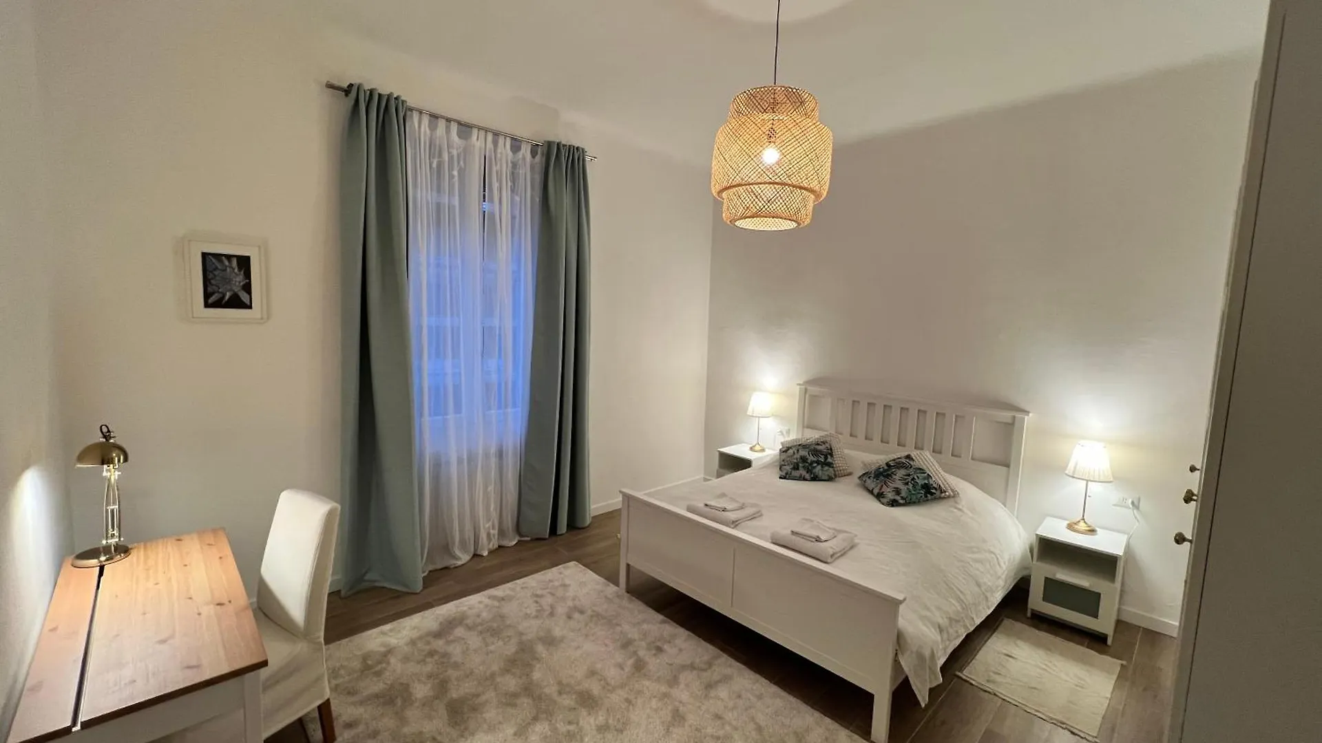 Spacious 3 Bedroom Apartment Milan Italy